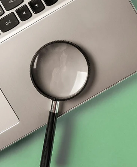 Laptop i lupa